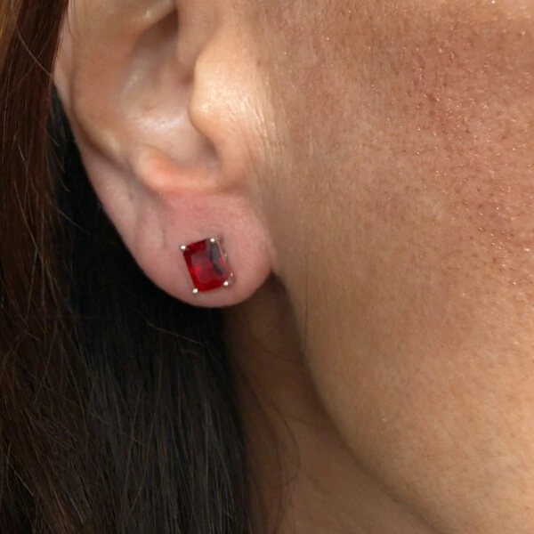 Brinco Retangular Rubi Fusion em Ródio