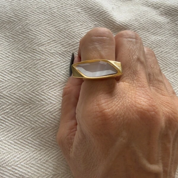 Anel Druzita Retangular em Dourado