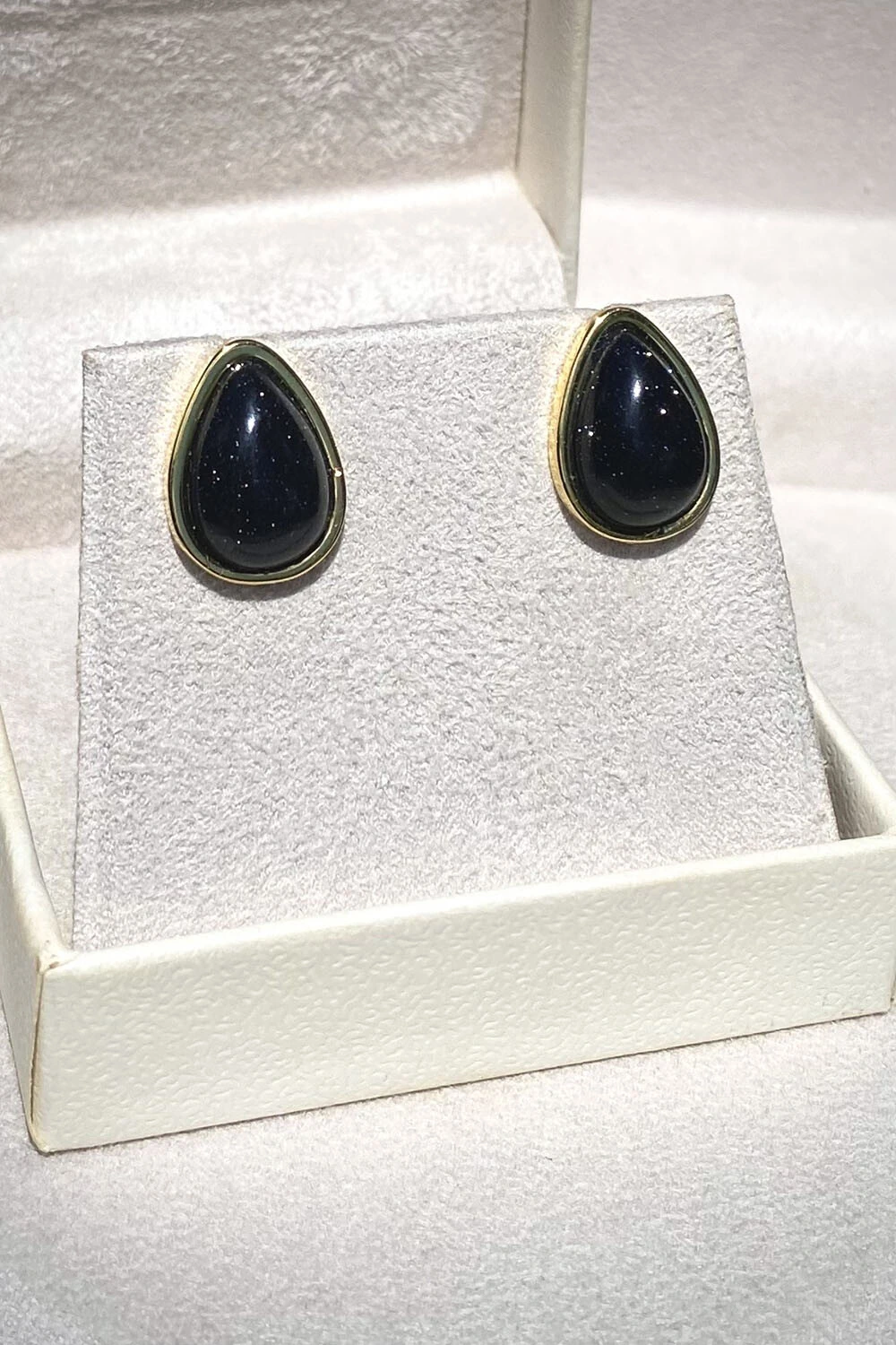 FotoBrinco Gota Pedra Estrela Ouro 18k