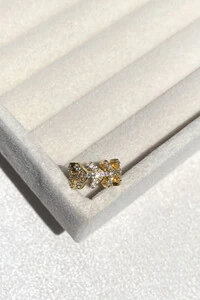 Fake Piercing Seta Zircônias Dourado