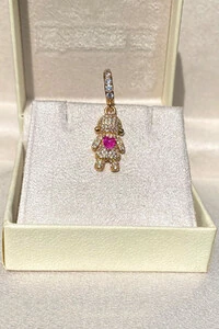Pingente Menina Coração Pink Ouro 18k