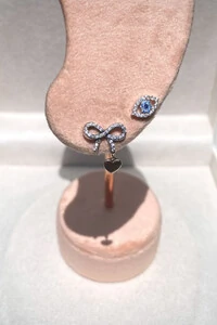 Brinco Laço Zircônias Prata 925 Envelhecida