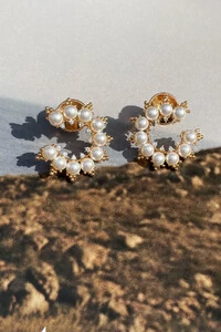 Brinco Circular Pérola Shell Ouro 18k