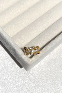 Fake Piercing Seta Zircônias Dourado