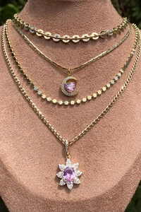 Colar Choker Esferas Vazadas e Entrelaçadas Dourada