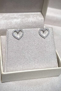 Brinco Coração Vazado Zircônias Prata 925