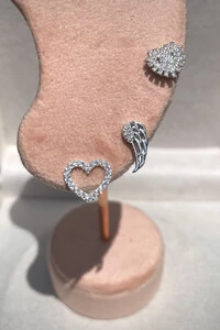 Brinco Coração Vazado Zircônias Prata 925