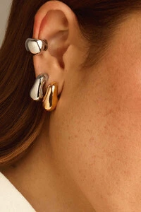 Brinco meia argola Orgânico Liso banhado no Ouro 18k