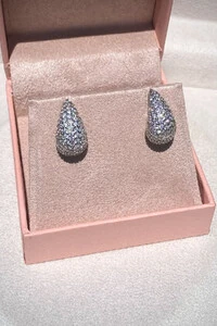 Brinco Gota Zircônias Ródio Branco