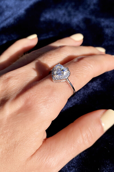 Foto Anel Coração Moissanite 7x7 MM Prata 925 Ródio Branco