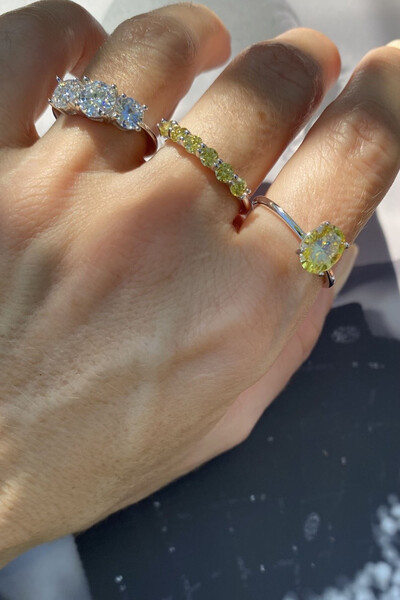 Foto Anel Solitátio Oval Moissanite 6x8 MM Light Yellow Prata 925 Ródio Branco