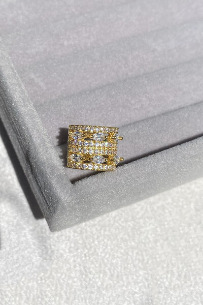 Foto Fake Piercing Zircônias Largo Dourado