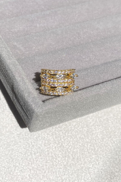 FotoFake Piercing Zircônias Largo Dourado