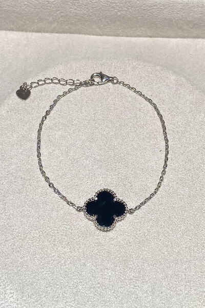 Foto Pulseira Trevo Onix M Prata 925 no Ródio Branco