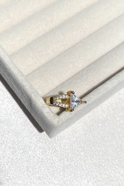 Foto Fake Piercing Zircônias Triângulo Dourado