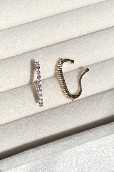 FotoFake Piercing Earhook Zircônias Dourado