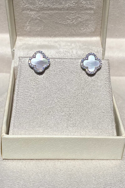 FotoBrinco Trevo Zircônias M Madrepérola Prata 925 Ródio Branco