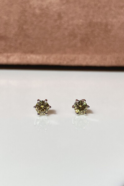 Foto Brinco Ponto Luz 5mm Moissanite Yellow Light Prata 925 com Ródio branco
