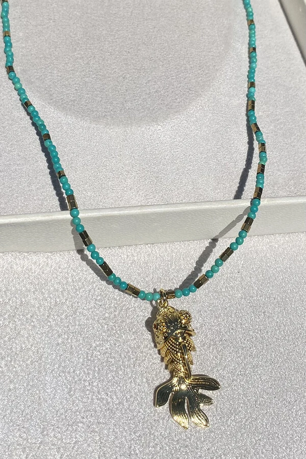 Colar Pedra Natural Turquesa Pingente Peixe Articulado Dourado
