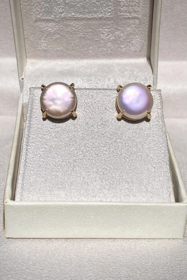 Brinco Botão Pérola Barroca Furtacor Ouro 18k