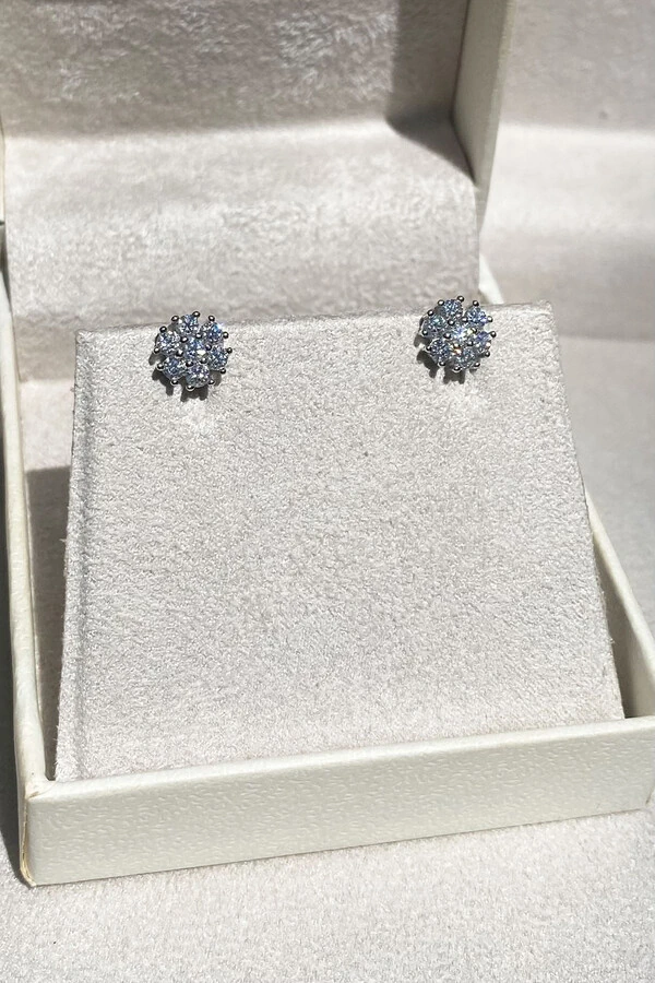 Brinco Flor Moissanite Prata 925 com Ródio branco