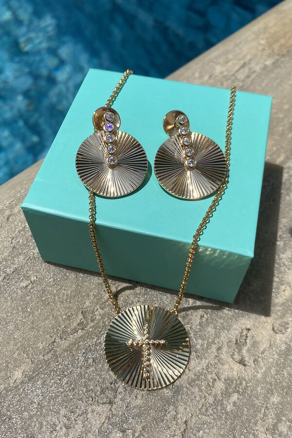 Brinco Esfera Frisos Zircônias Ouro 18k