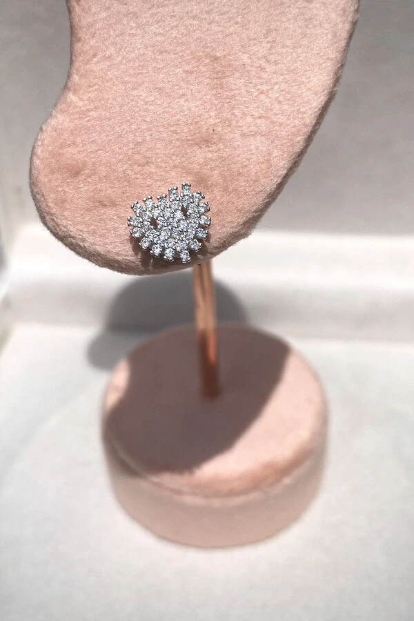 Brinco Coração Zircônias Prata 925