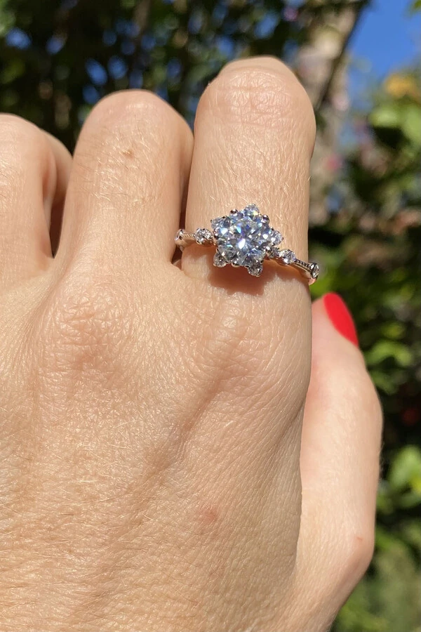 Anel Moissanite Estrela 7MM Prata 925 Ródio Branco