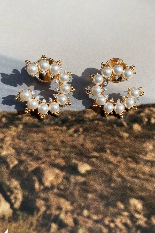 Brinco Circular Pérola Shell Ouro 18k