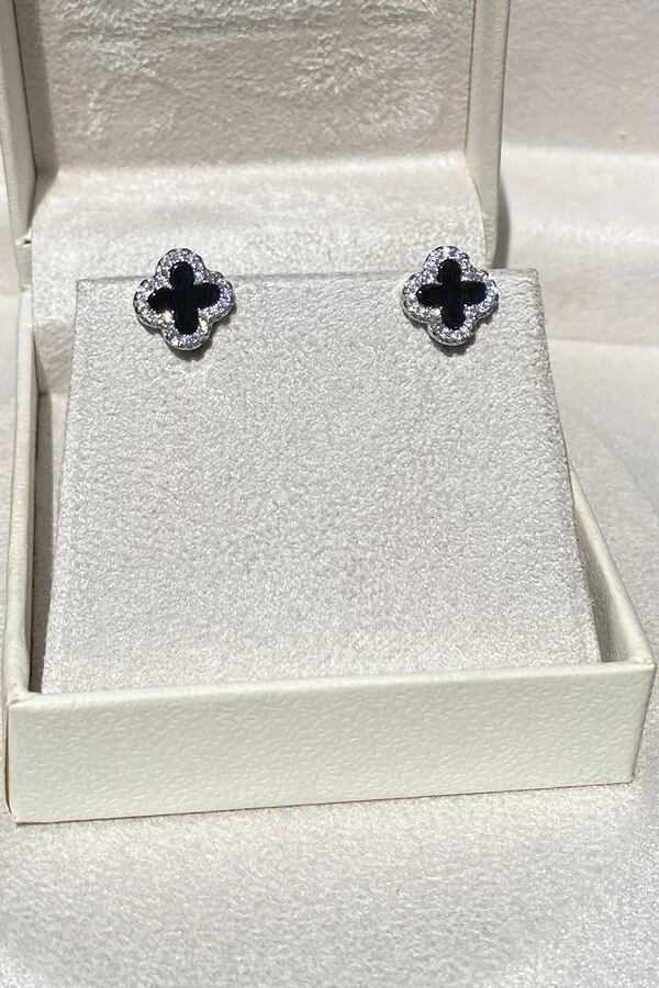 Brinco Trevo Zircônias P Ônix Prata 925 Ródio Branco