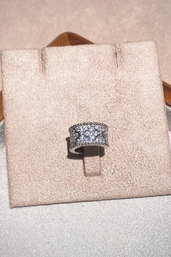 Fake Piercing Trevo Zircônia Ródio Branco