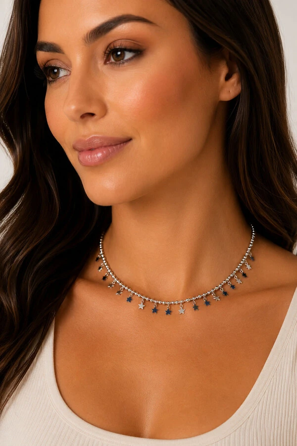 Colar Choker Bolinhas e Estrelas Penduradas Ródio Branco