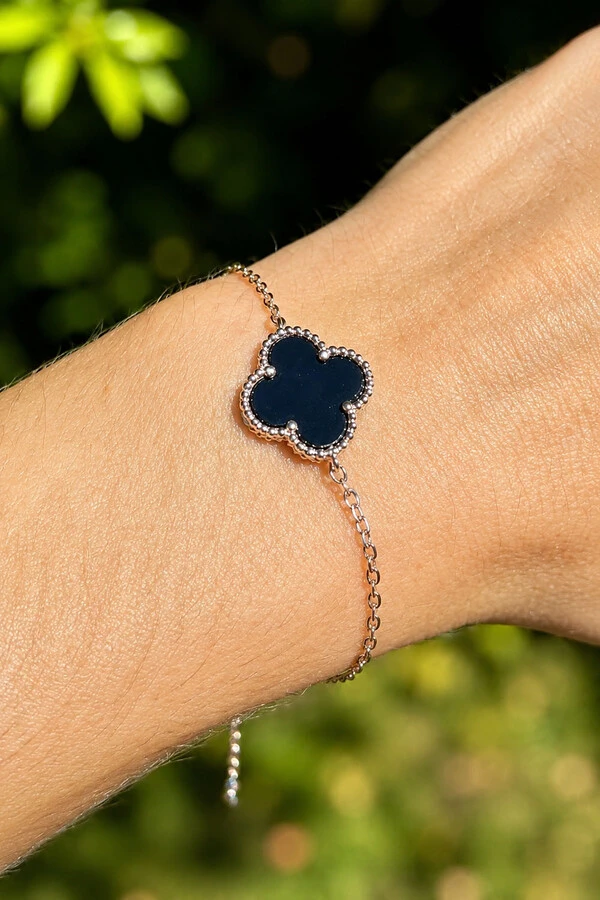 Pulseira Trevo Onix M Prata 925 no Ródio Branco