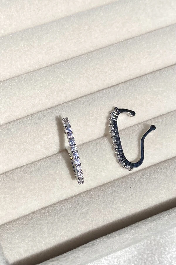 Fake Piercing Earhook Zircônias Ródio Branco