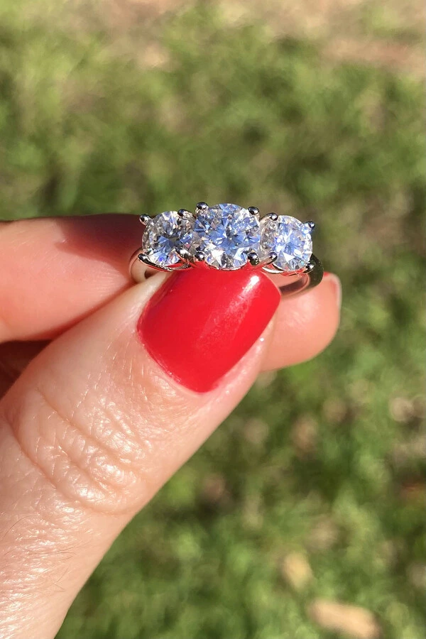 Anel Moissanite Aparador Pedra Central 6MM Prata 925 Ródio Branco