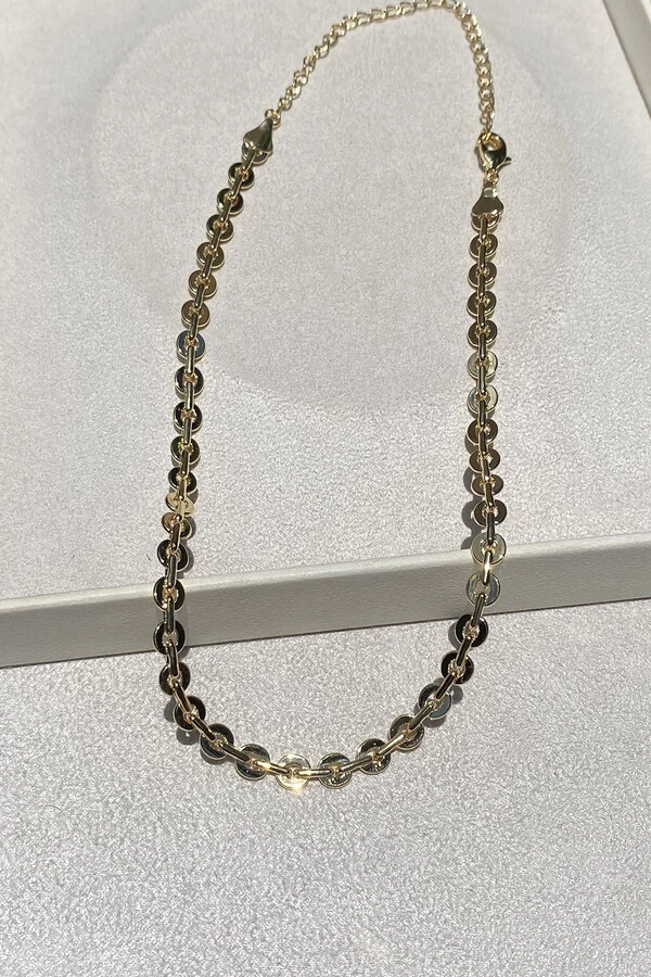 Colar Choker Esferas Vazadas e Entrelaçadas Dourada