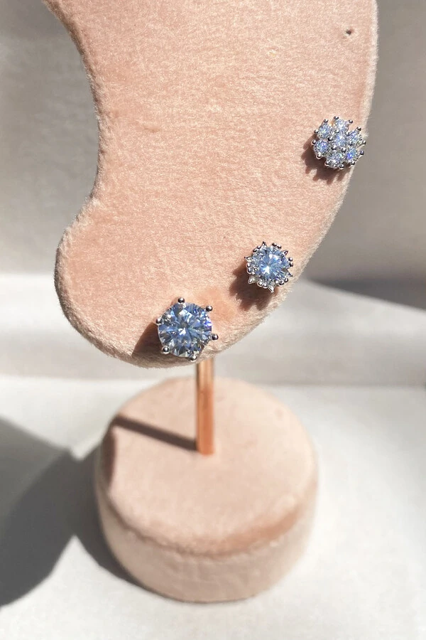 Brinco Flor Moissanite Prata 925 com Ródio branco