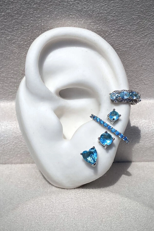 Brinco Ponto luz Coração 6MM Aqua Marine Zircônia Ródio Branco