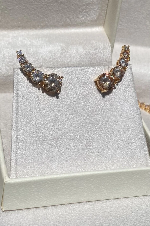 Brinco Earcuff Glow Zircônia Ouro 18k