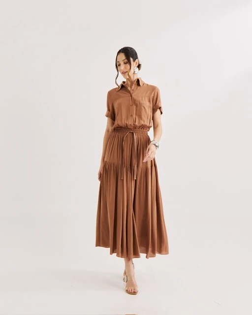 FotoVestido camisa e saia evase almare quebela