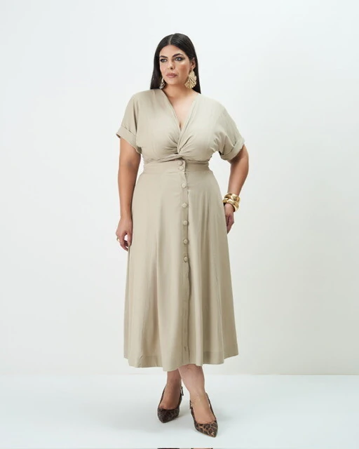 Fotoconjunto cropped nozinho + saia evase midi quebela