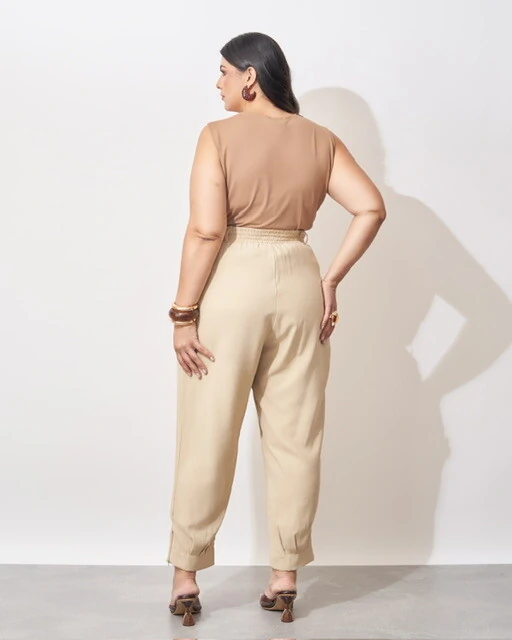 Fotoblusa decote v andreza poliamida e elastano kayla