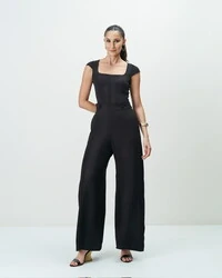 macacao decote quadrado com recortes em alfaiataria e forro quebela