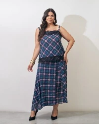 saia midi evase xadrez com renda chantily kayla