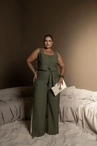 pre venda conjunto colete cropped e calca bicolor divas