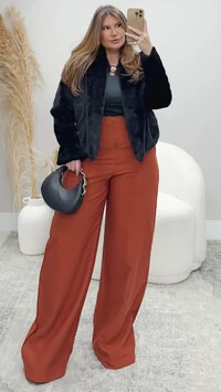 PRE VENDA Blusa detalhe anel dourado rosamili