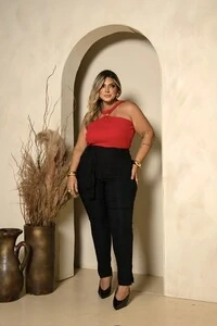 pre venda blusa canelada com acessorio milan