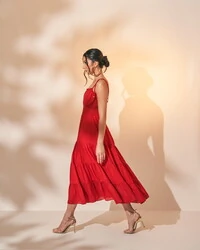 vestido midi franzido quebela