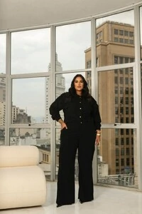 PRE VENDA conjunto jaqueta com calca flare em veludo cotele divas