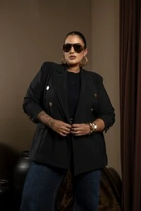 pre venda regata canelada com bordado no decote basic divas